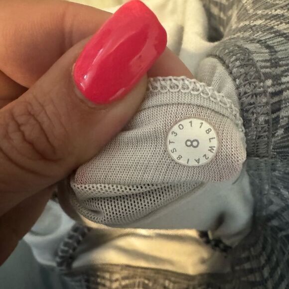 LULULEMON Energy Strappy Sports Bra Gray White Arrow Jacquard Silver Spoon 8 - Picture 10 of 10